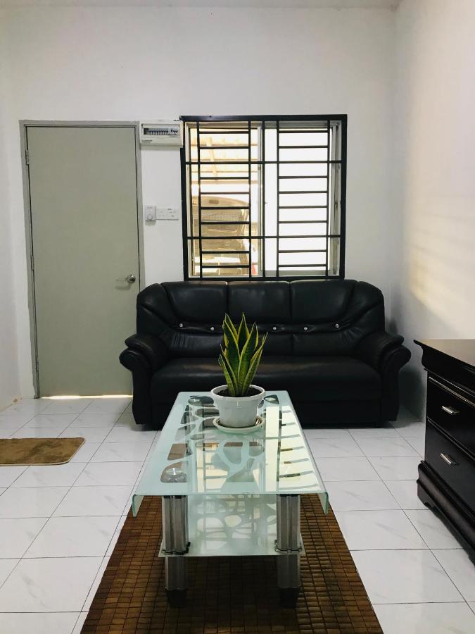 Alyn Homestay Batu Pahat II Mohd Noor Luaran gambar