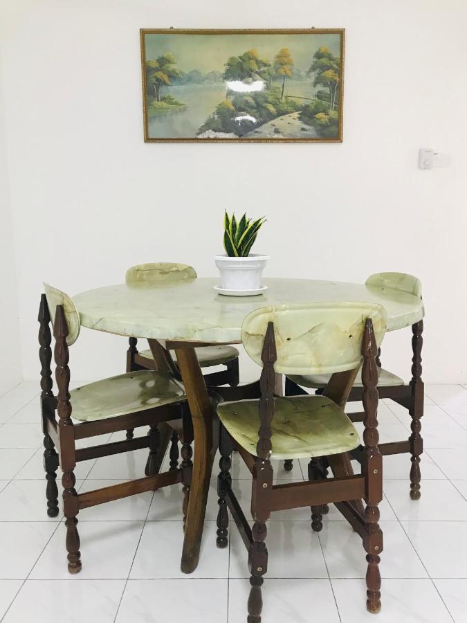 Alyn Homestay Batu Pahat II Mohd Noor Luaran gambar