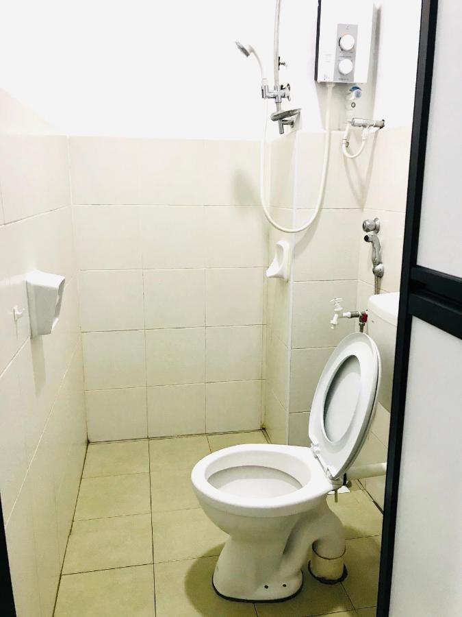 Alyn Homestay Batu Pahat II Mohd Noor Luaran gambar